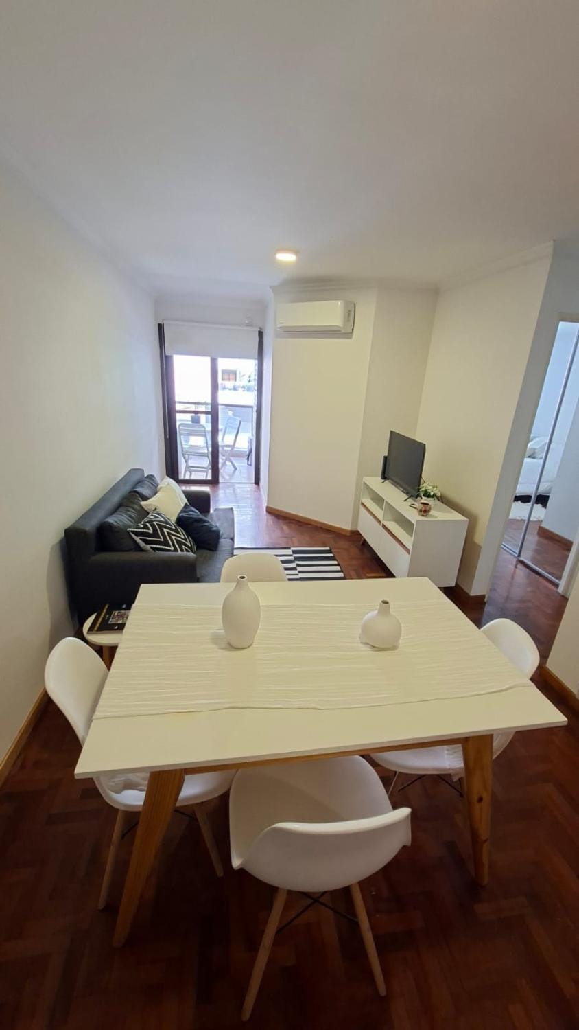 Metros de la terminal, top ubicacion, wifi rapido, cochera en frente Apartment in Cordoba