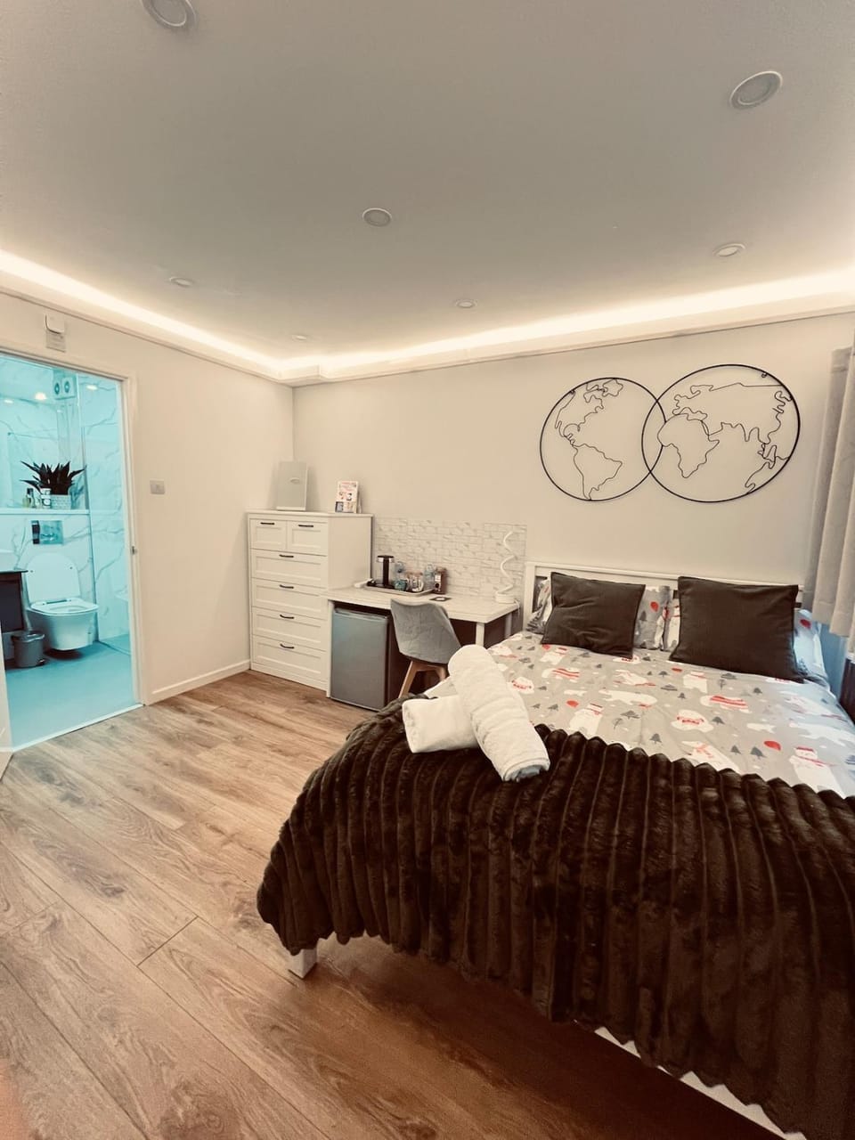 B&W Centrally located 1 En-suite & free parking Apartment in Birmingham
