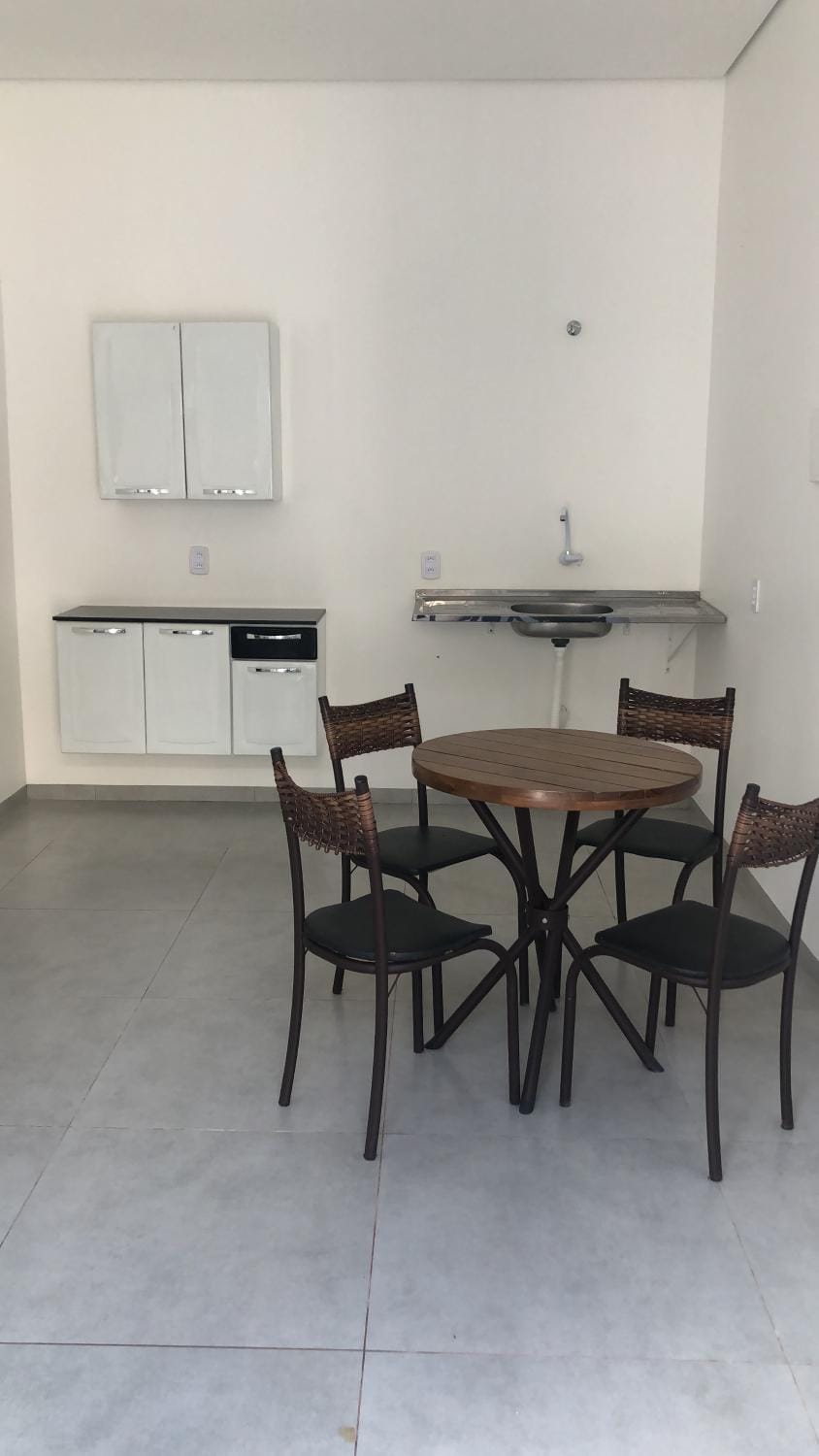Kitchen or kitchenette, Dining area, minibar, pet friendly
