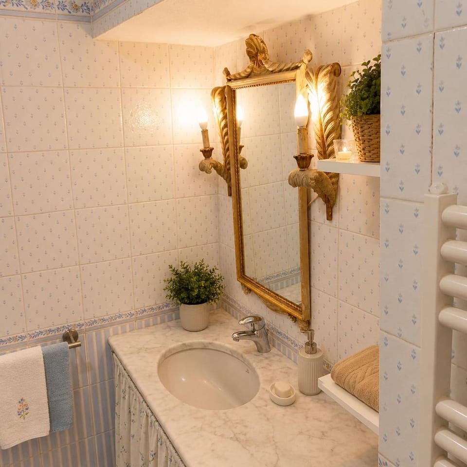 Bathroom, towels