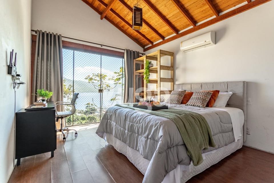 PLACE: Cozy House at Praia Mole House in Florianopolis