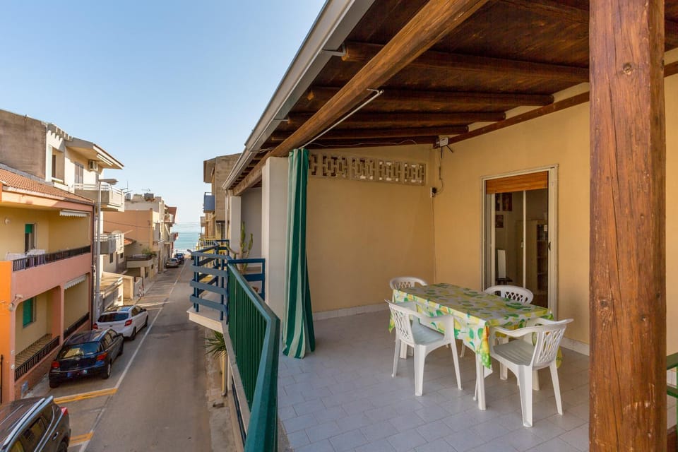 Balcony/Terrace, Dining area, Sea view, Street view