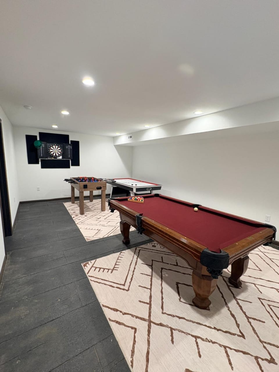 Billiard, Game Room