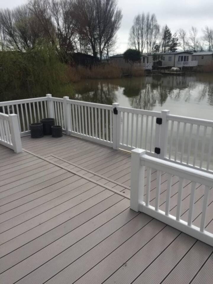 12 Lakeside Luxury The Lodge Sleeps 8 Campground/ 
RV Resort in Minehead