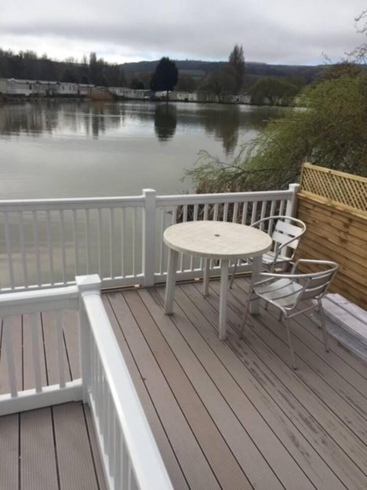 12 Lakeside Luxury The Lodge Sleeps 8 Campground/ 
RV Resort in Minehead