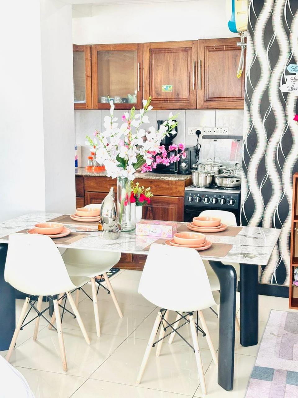 Kitchen or kitchenette, Living room, Seating area, Dining area, stove