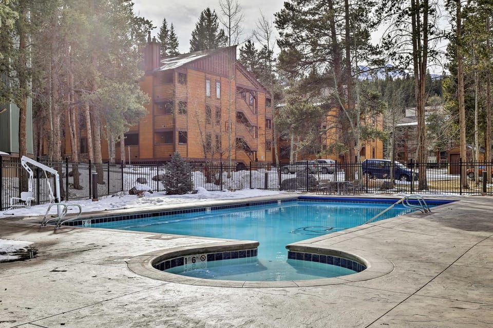 Steps to the Slopes! Breck Ski Condo w/ Fireplace House in Breckenridge