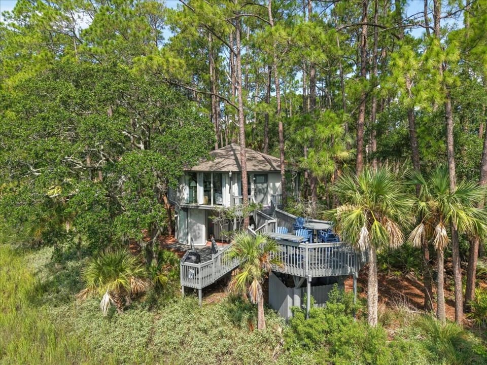 Marshview Sea Pines Treehouse Walk to HarbourTown Villa in Hilton Head Island