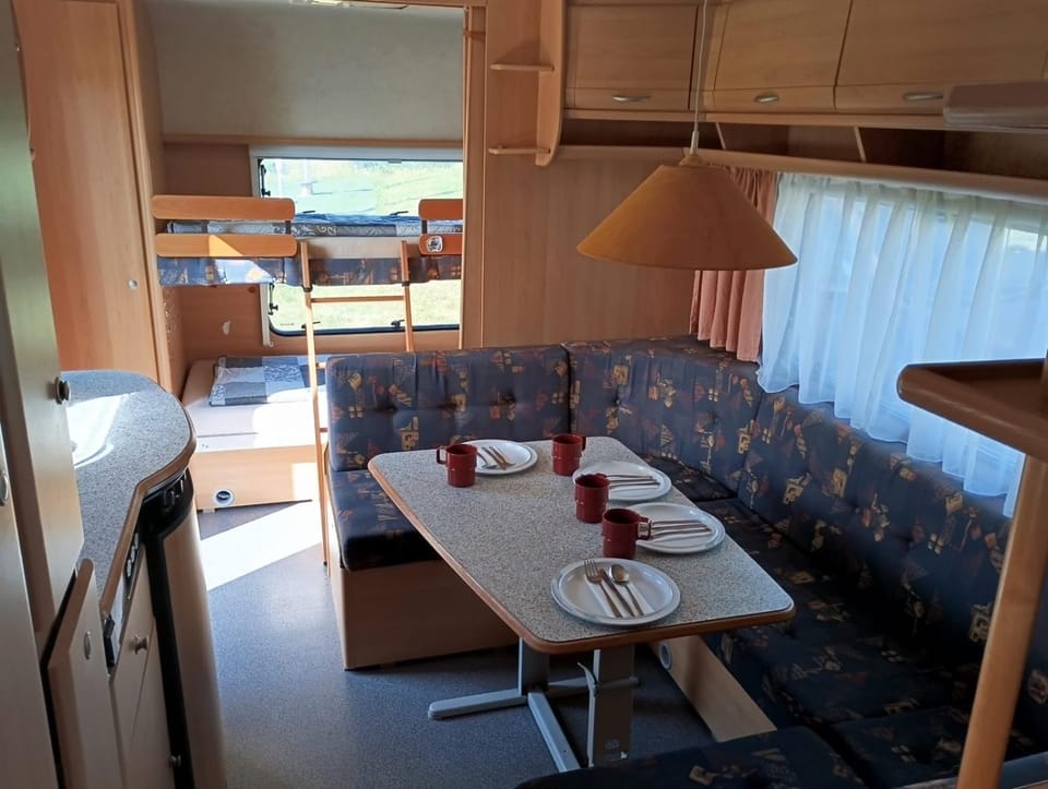 Karavan u přehrady Luxury tent in Czechia