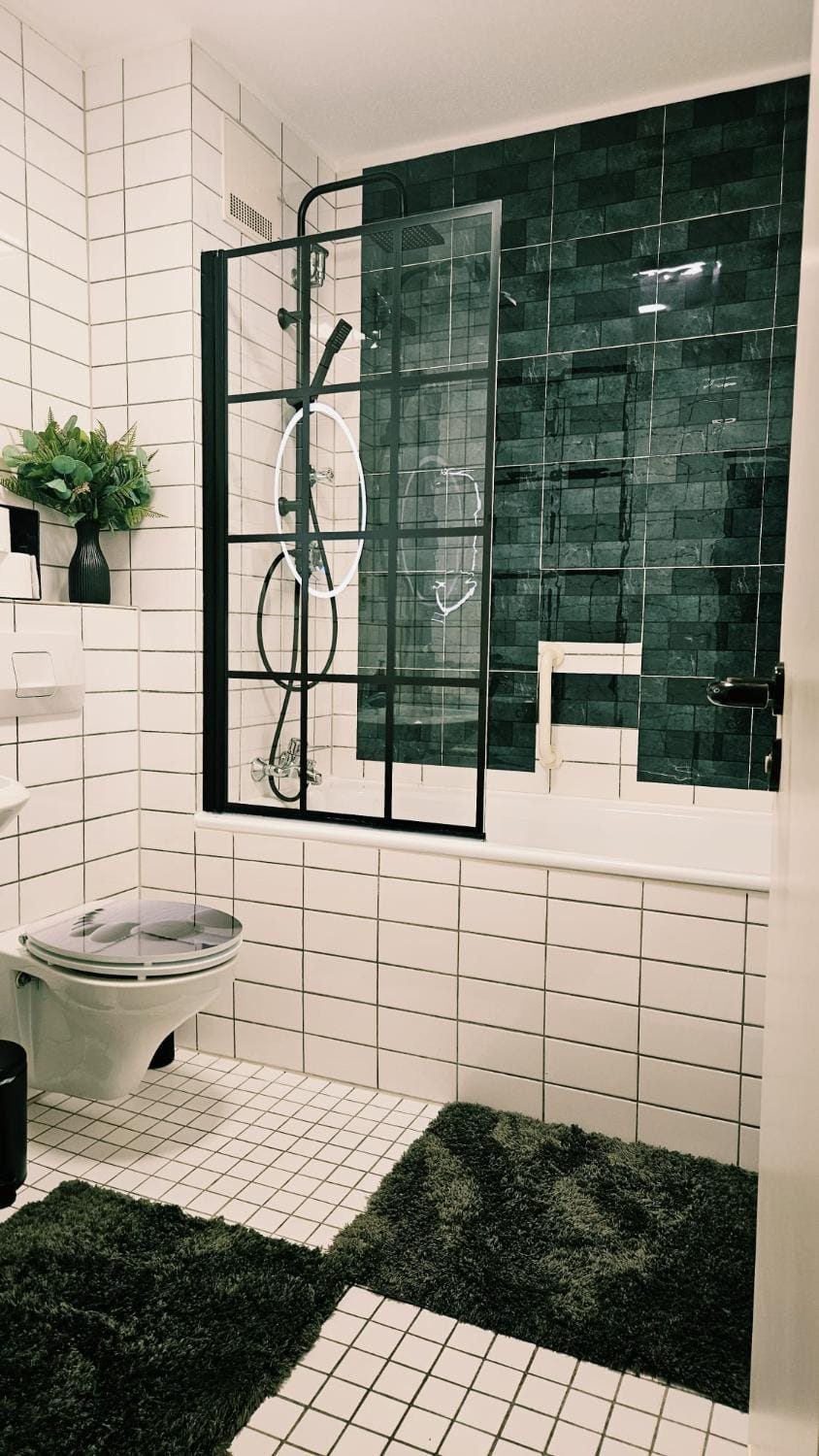 Shower, Toilet, Bathroom