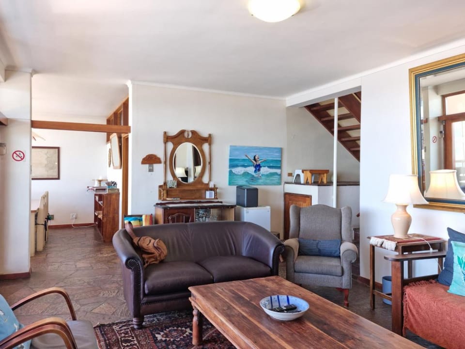 Property building, Seating area