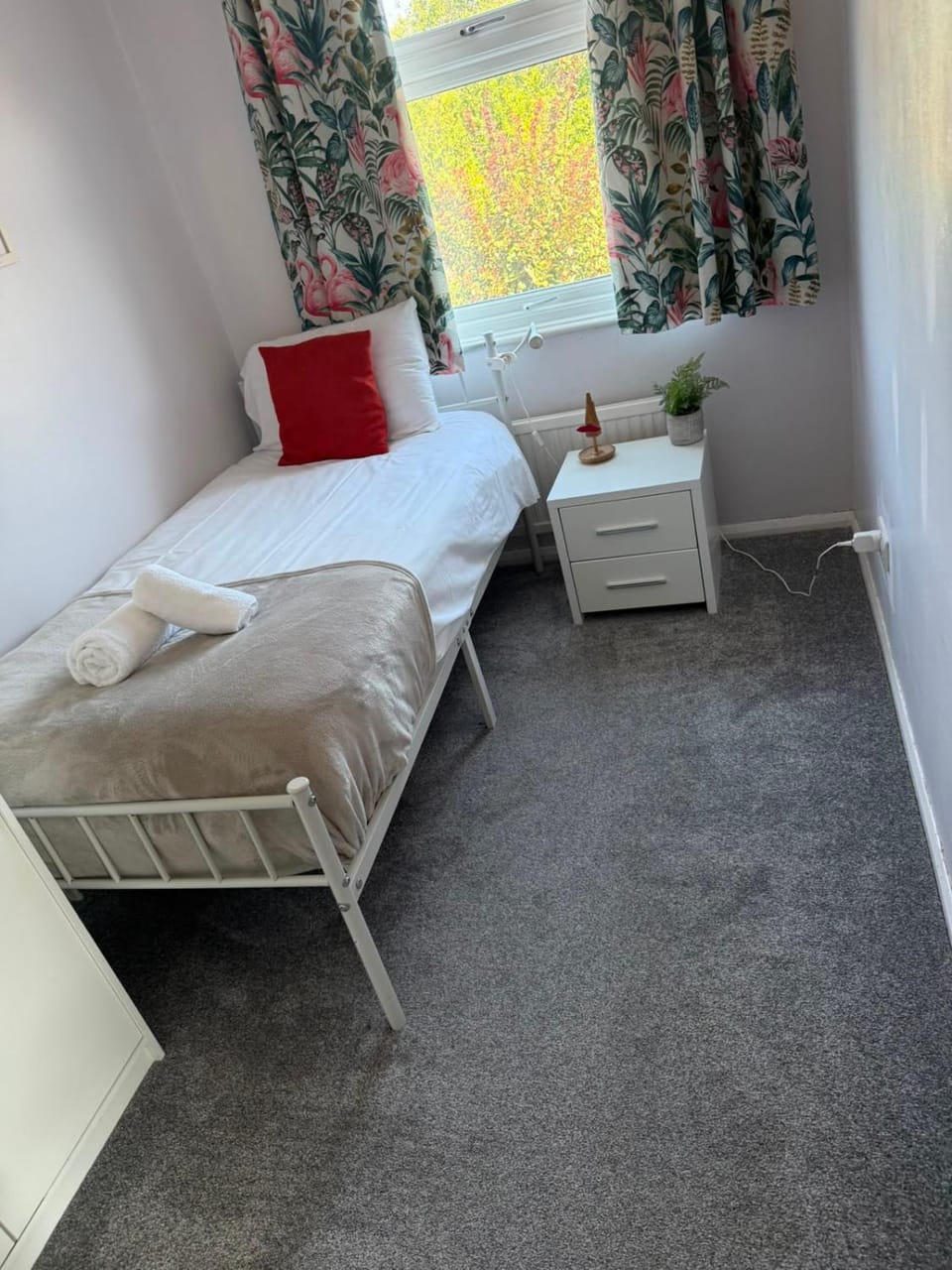 Near Cambridge 3-4 Bedroom perfect for Large group and contractors House in Cambridge