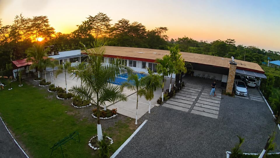 Bird's eye view, Swimming pool