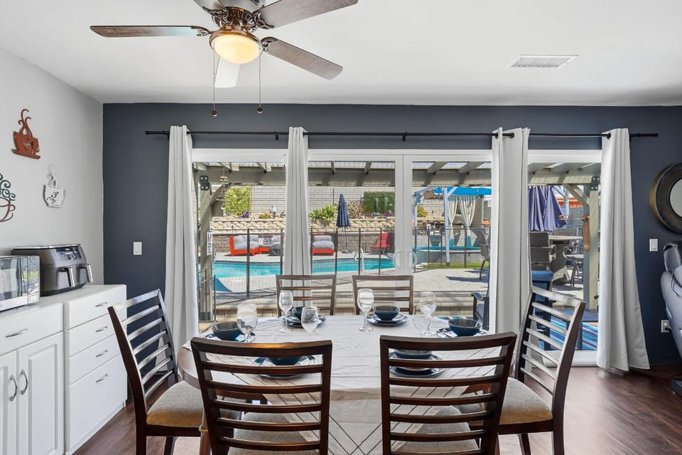 3BR Family Retreat wPool Firepit & Billiards House in Lemon Grove