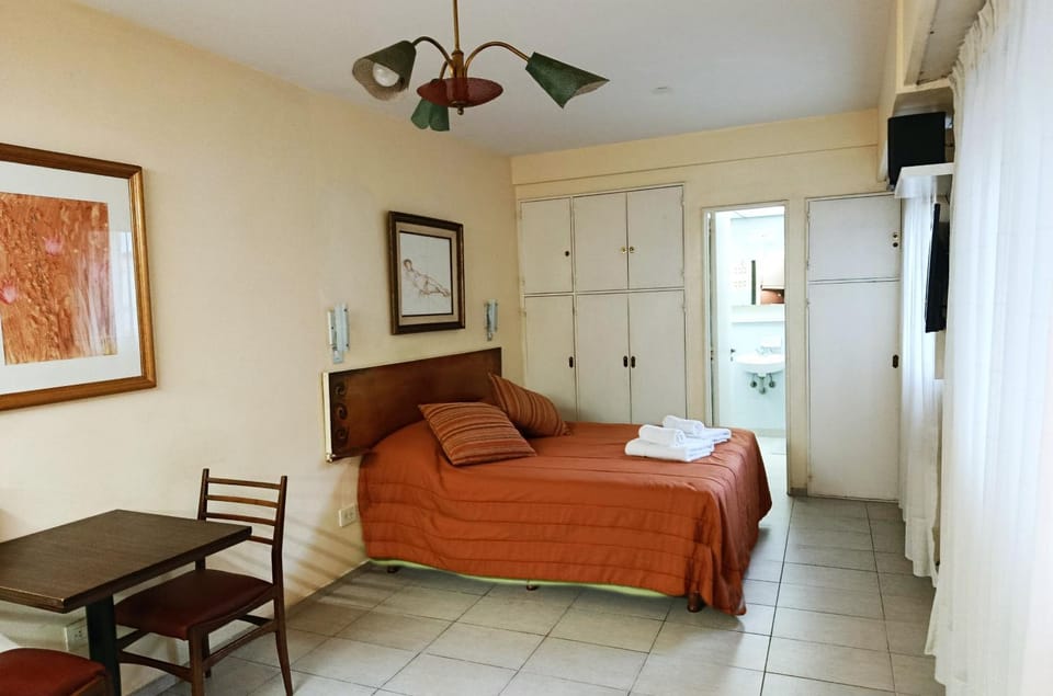 Monoambiente Plaza San Martín- Excelente ubicación Apartment in Buenos Aires