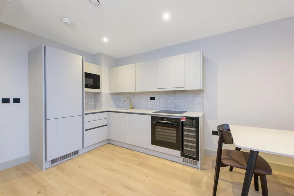 Kitchen or kitchenette, Dining area, dishwasher, minibar, oven, pet friendly, stove