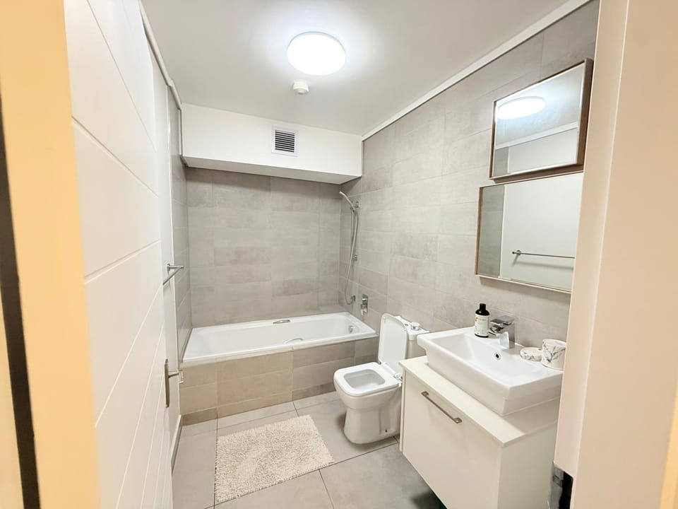 Stay in style at Waters Edge near Canal Walk Apartment in Cape Town