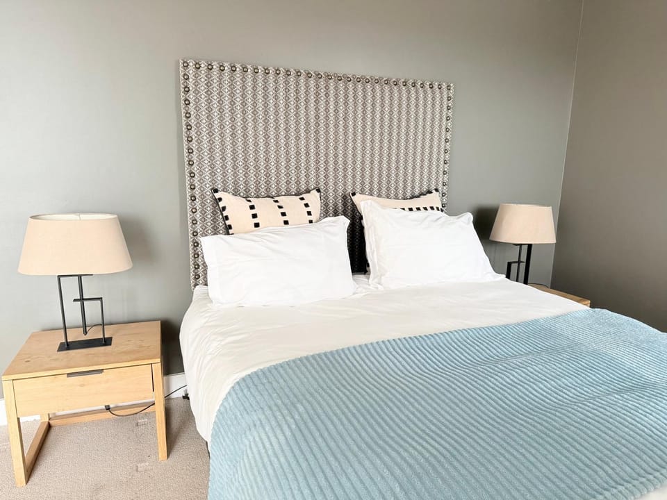 Stay in style at Waters Edge near Canal Walk Apartment in Cape Town