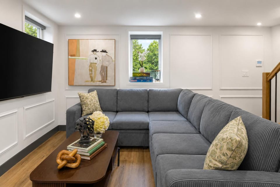 TV and multimedia, Living room, Seating area