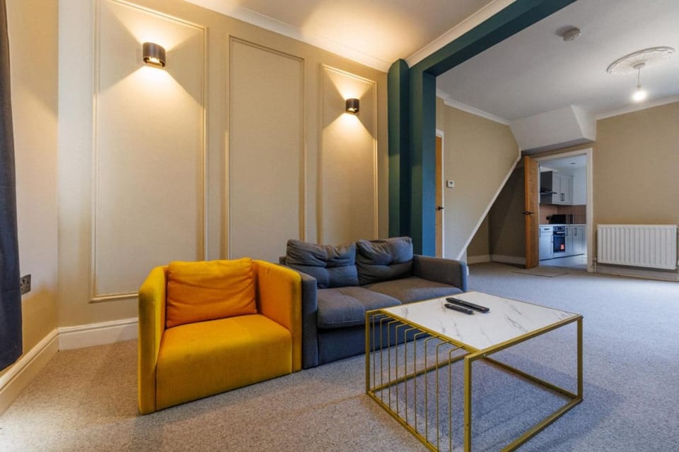 Glebe Suite I Cozy 2BR I Close to Barry Town I Near Jenner Park Football Club I WiFi I Parking I Easy Cardiff Access Apartment in Barry