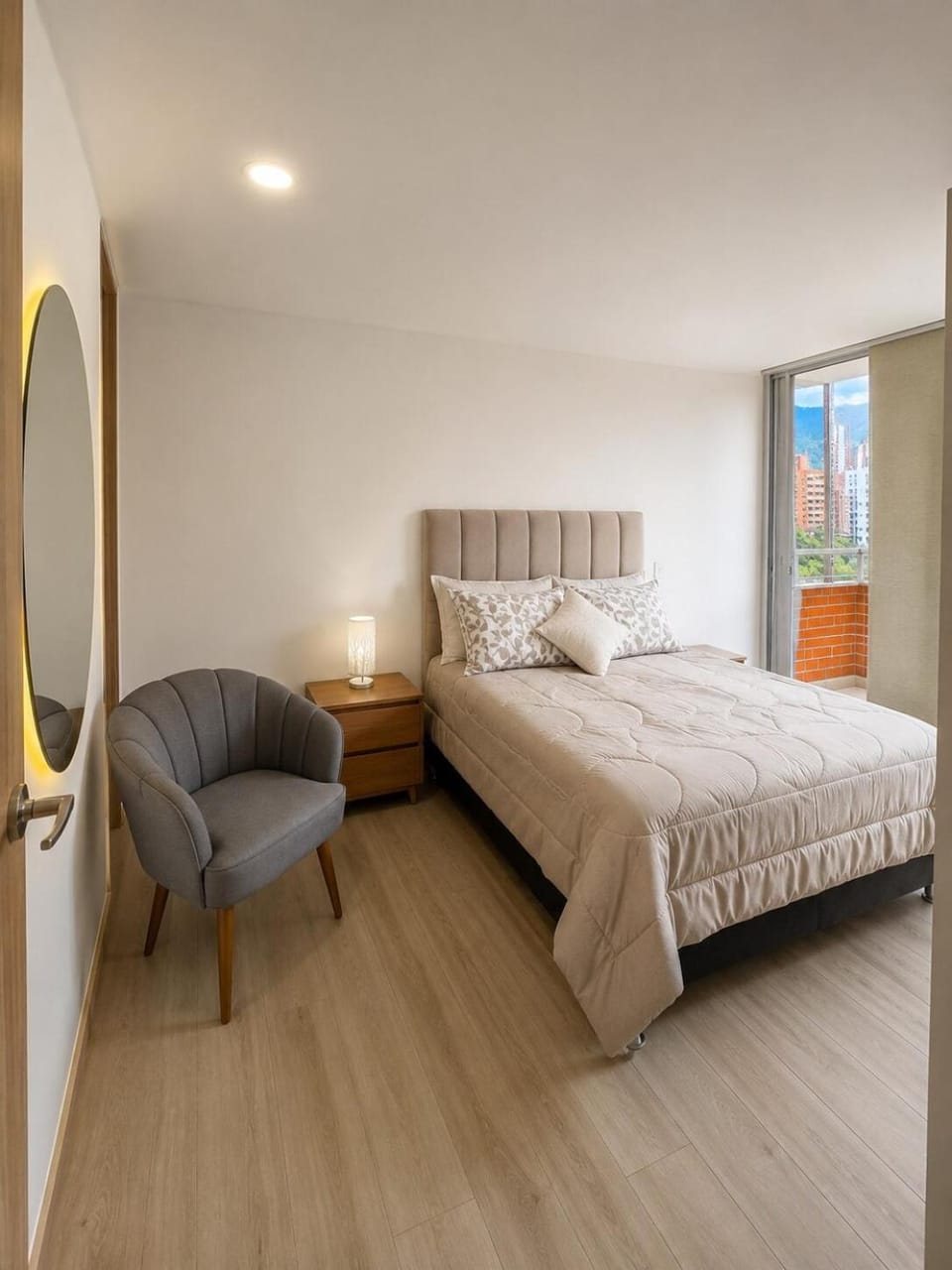 Photo of the whole room, Bedroom