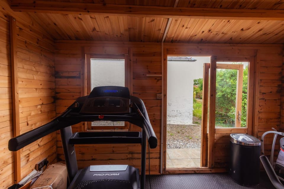 Luxury Portree Cottage with Hot Tub Hamara House in Portree