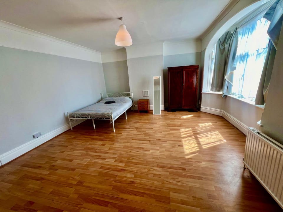 East Croydon Train Station Vacation rental in Croydon
