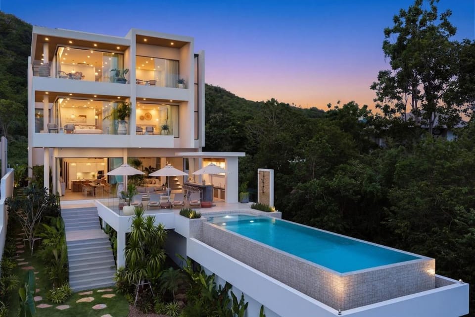 Property building, Natural landscape, View (from property/room), Balcony/Terrace, Balcony/Terrace, Garden view, Swimming pool, sunbed
