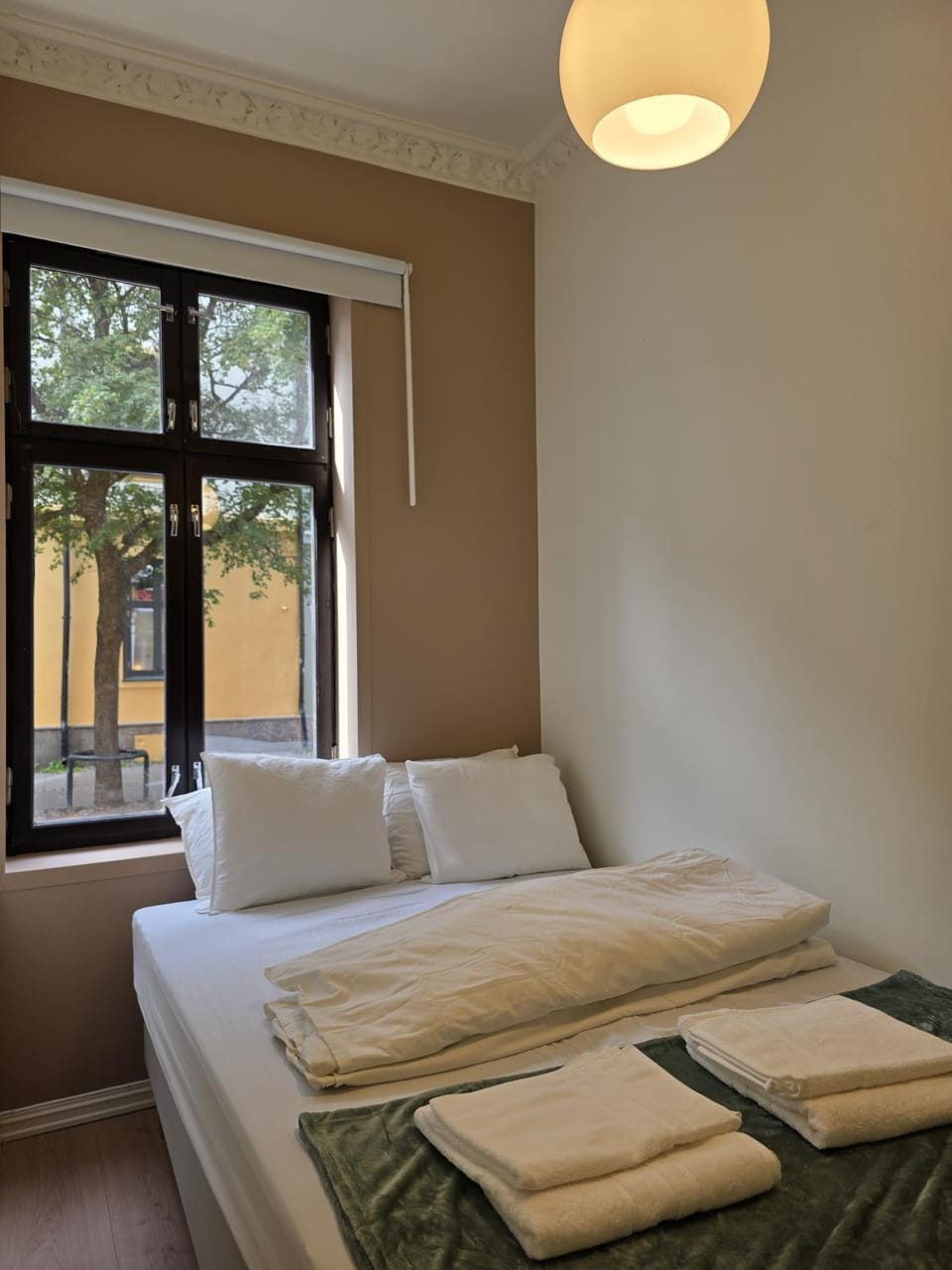 Bed, Photo of the whole room, Bedroom, Street view, towels