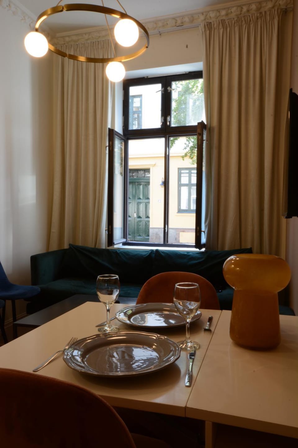 Living room, Seating area