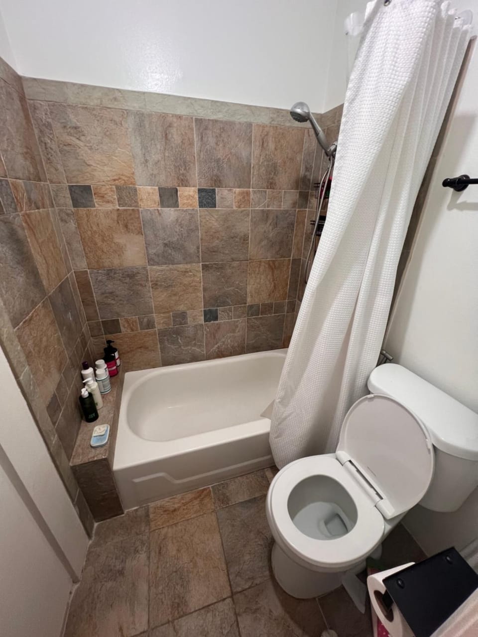 Cozy 1-Bedroom in Winnetka Apartment in Winnetka