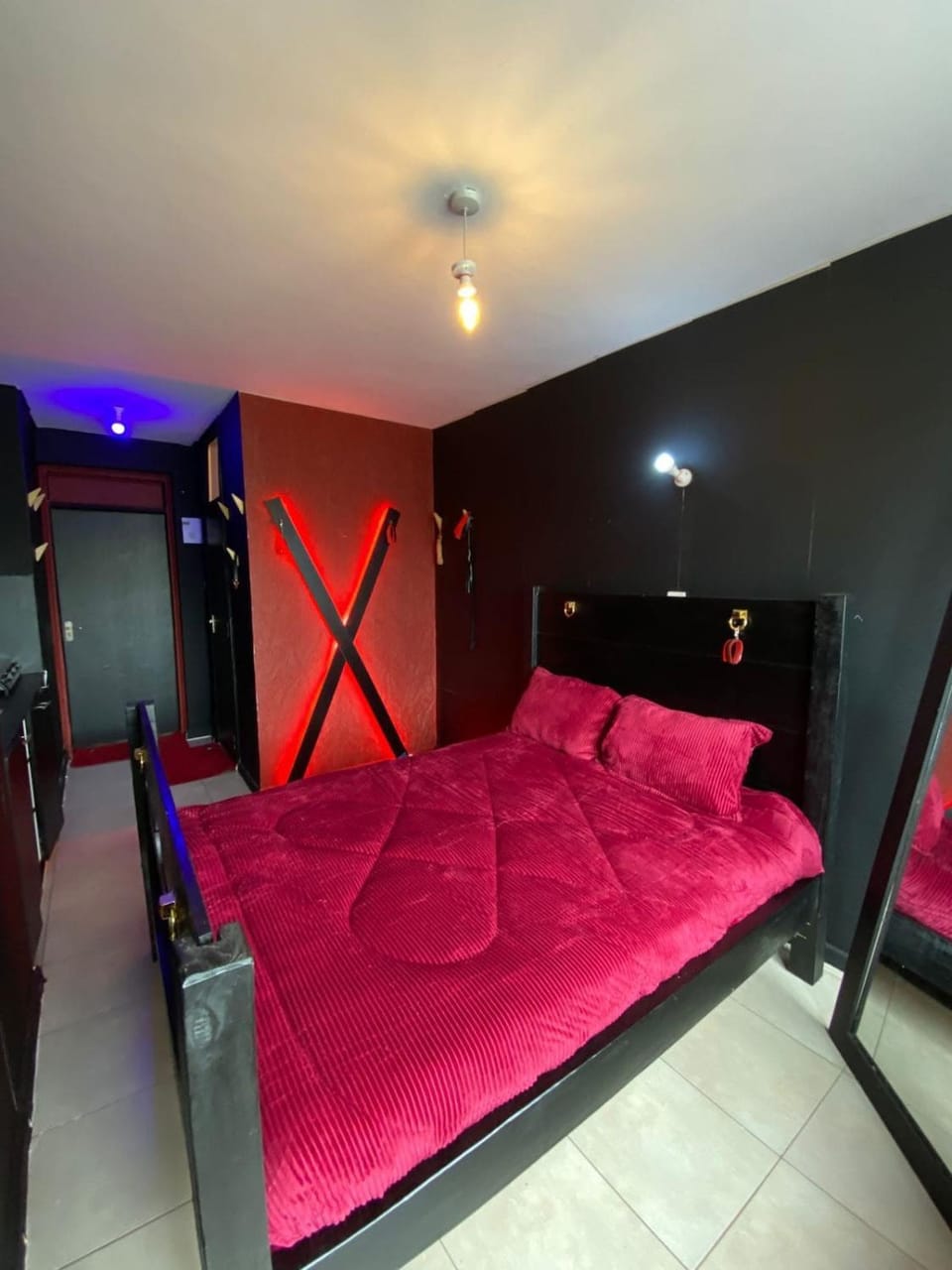 Bed, Photo of the whole room