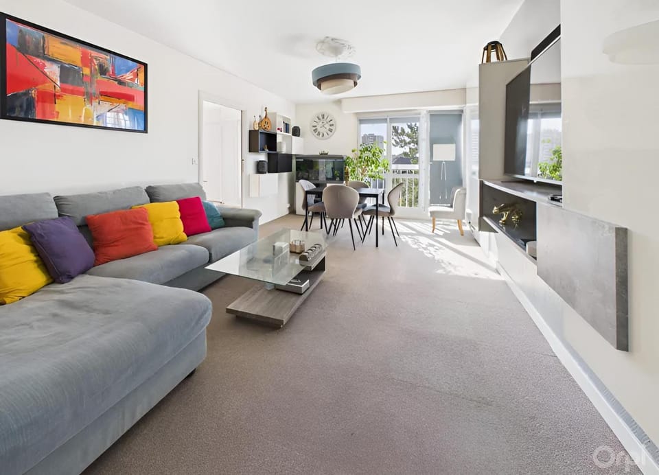 Communal lounge/ TV room, Living room, Seating area