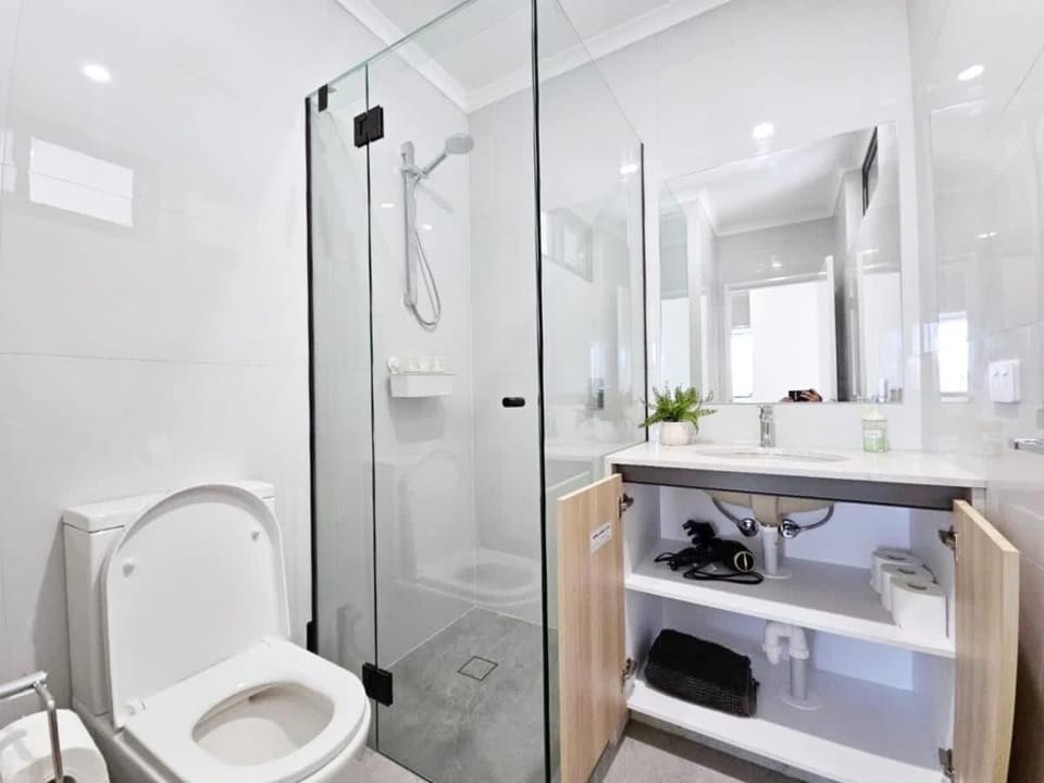 Professional Single Room 5 Walk to Curtin Uni House in Naperville