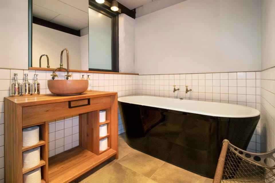 Bathroom, Photo of the whole room, Bath, towels
