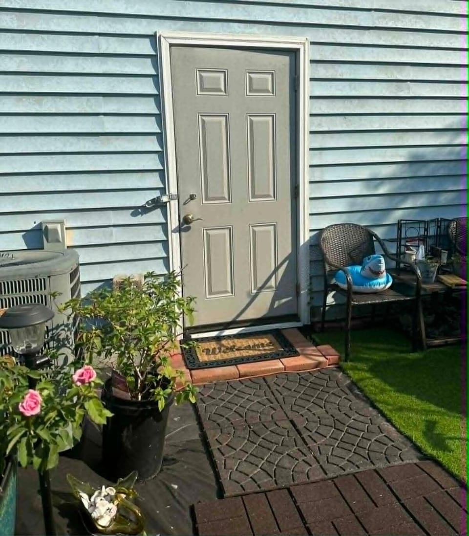 Virginia Beach Exclusive Del Mar Room Bed and Breakfast in Chesapeake