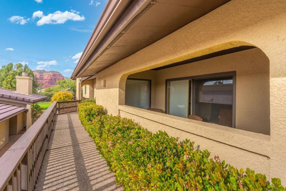 Facade/entrance, Natural landscape, View (from property/room)