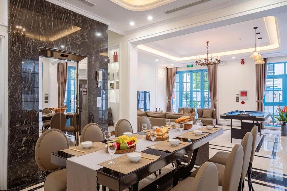 Sun Villa - Pool, walk to beach, upto 20 pp Villa in Vietnam