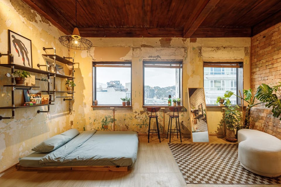 Bed, Living room, Photo of the whole room, Seating area, Bedroom