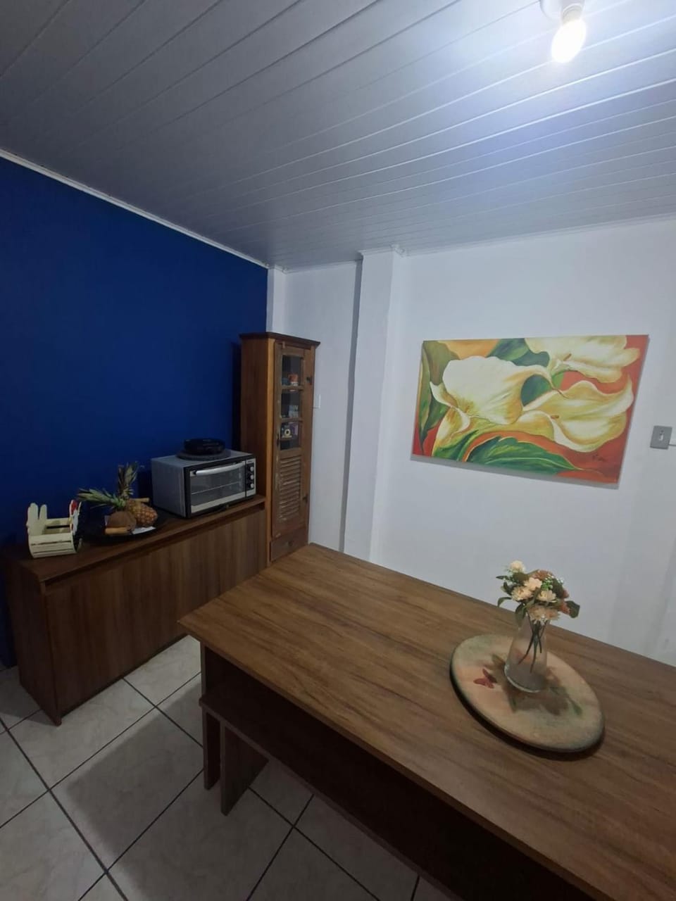 Kitchen or kitchenette, Communal kitchen, American breakfast, microwave