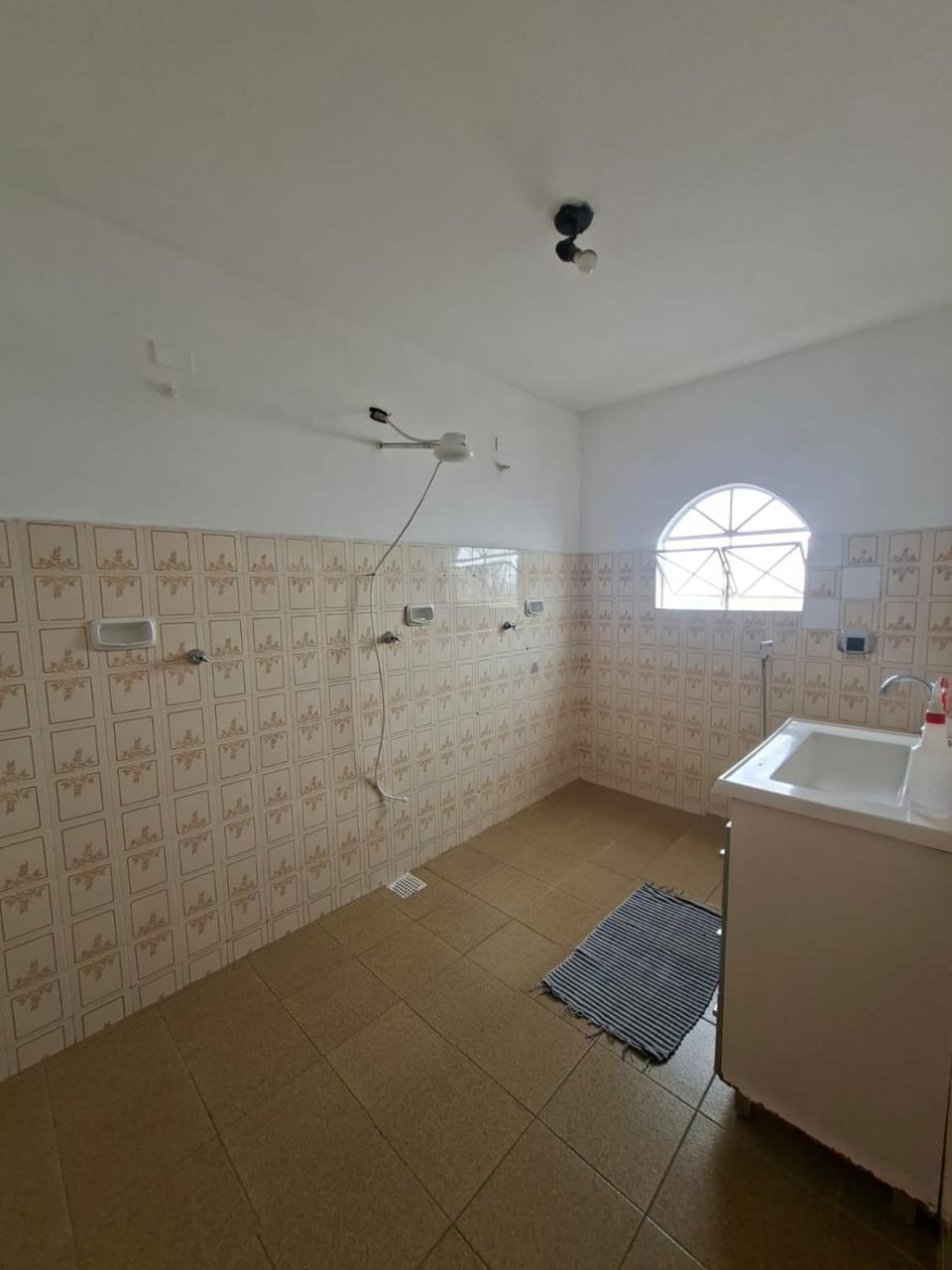 Bathroom, hair dryier, towels