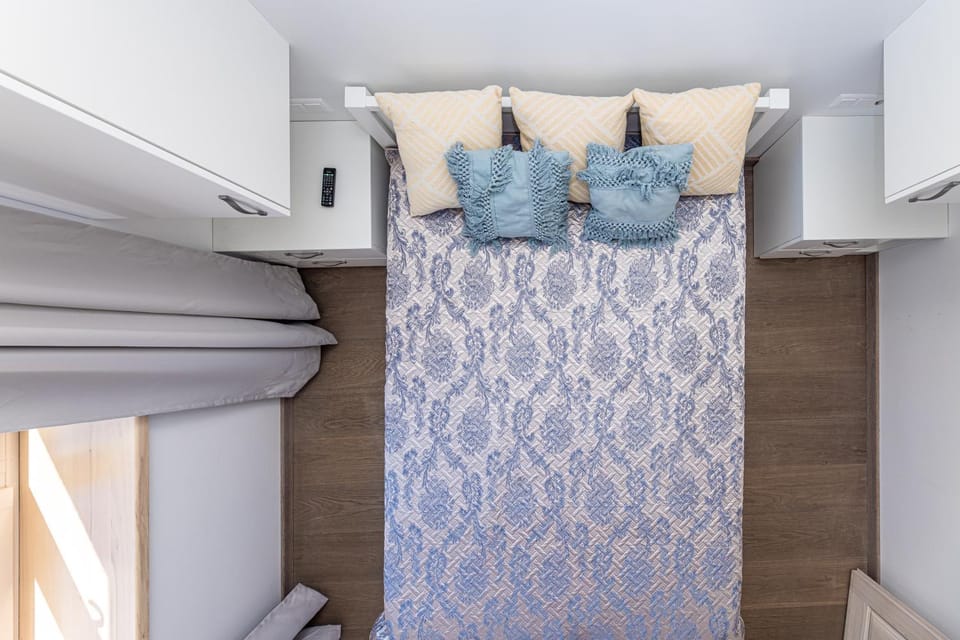 Bed, Photo of the whole room, Bedroom, wardrobe