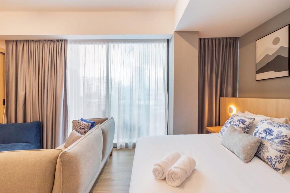 Photo of the whole room, Bedroom