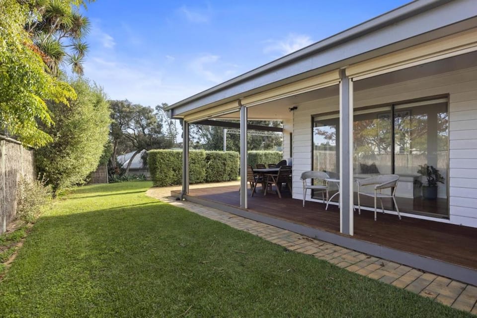 Rye Coastal Oasis - spacious retreat, walk to Tyrone beach House in Melbourne