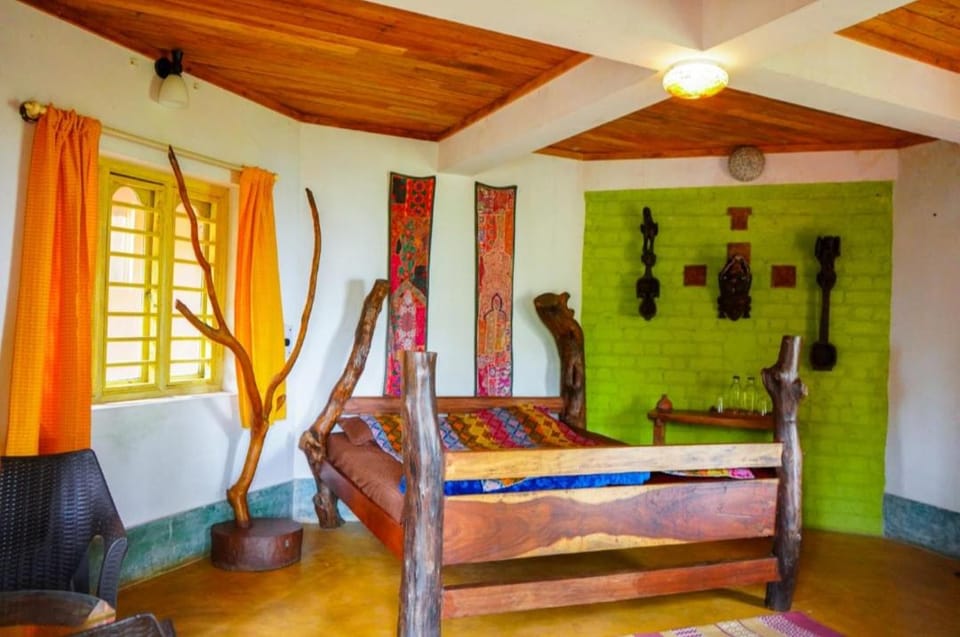 Bed, Living room, Photo of the whole room
