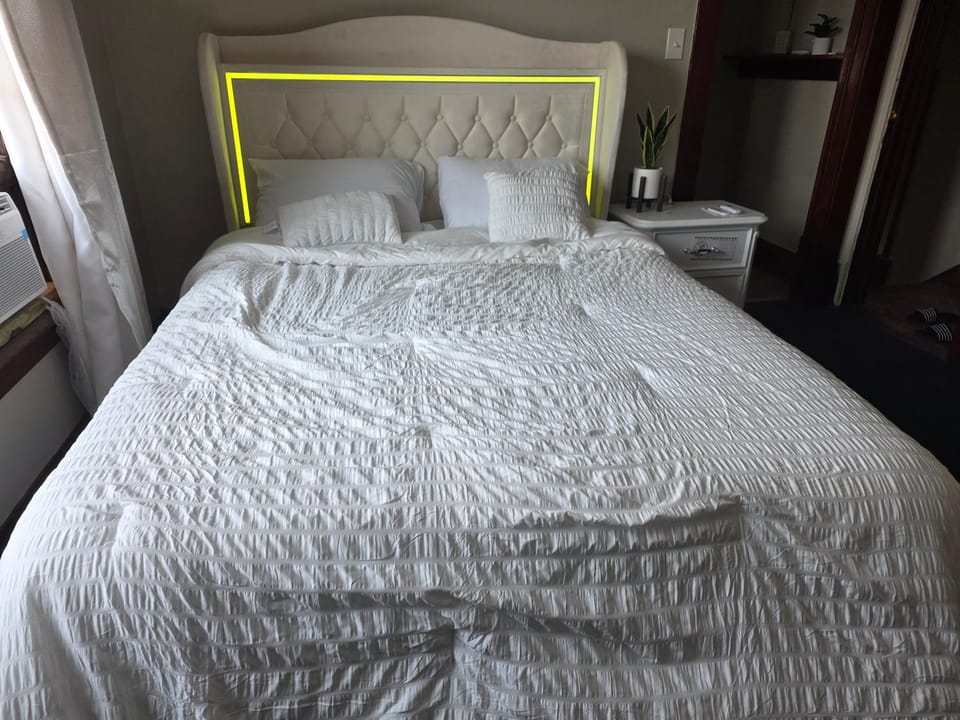 Bed, Bedroom