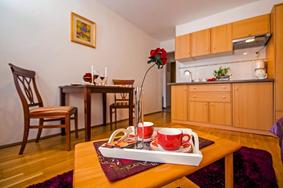 Coffee/tea facilities, Kitchen or kitchenette