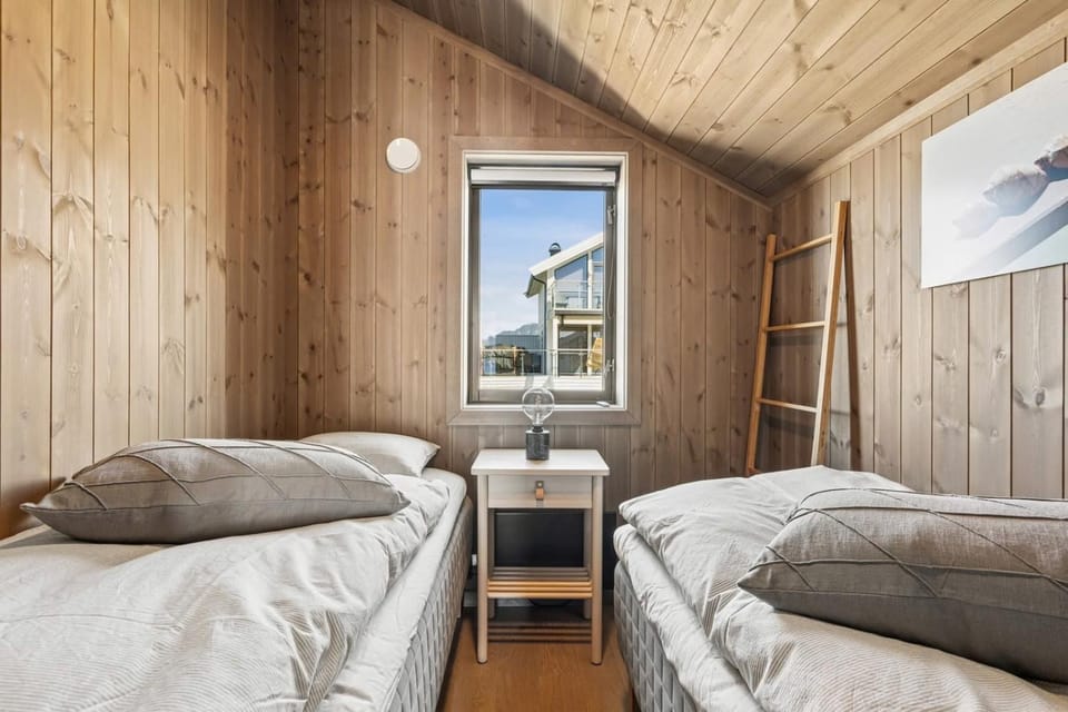 Exclusive holiday home with fantastic views at sommarøy House in Troms Og Finnmark