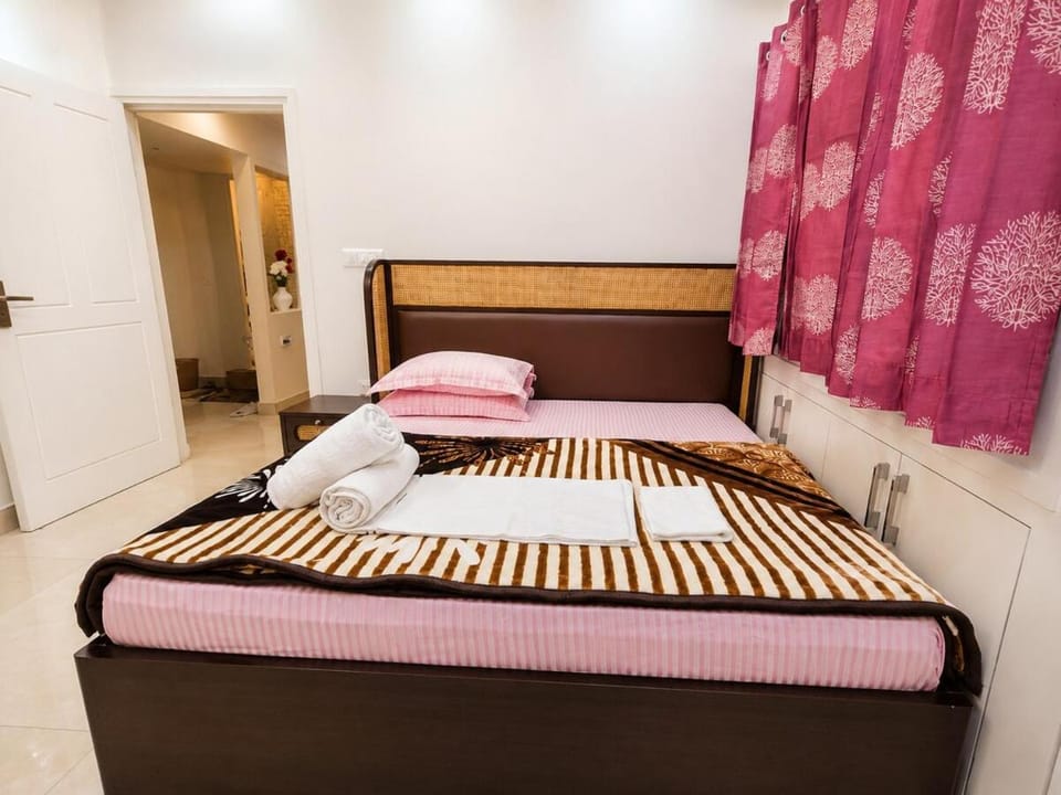Homlee-White House-3BHK-Parking-Max Hospital-Saket Apartment in New Delhi