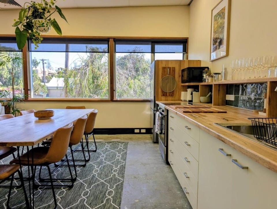 Group sanctuary between river and sea House in Perth